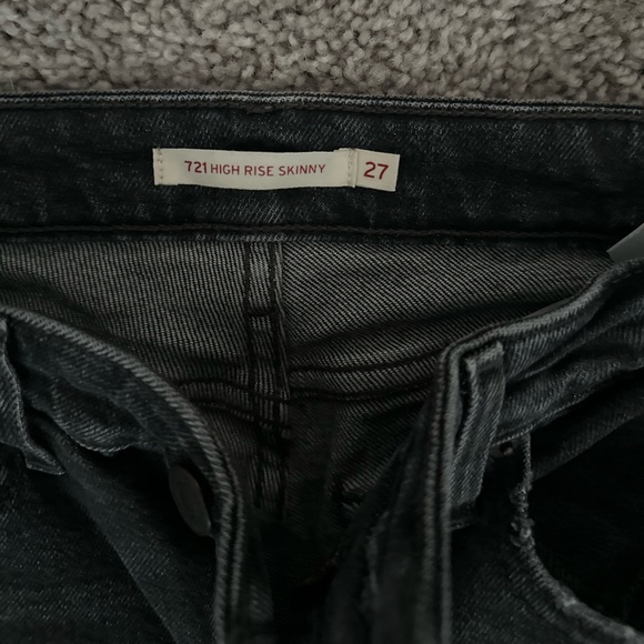 721 Levi’s High Rise Skinny - Picture 3 of 5